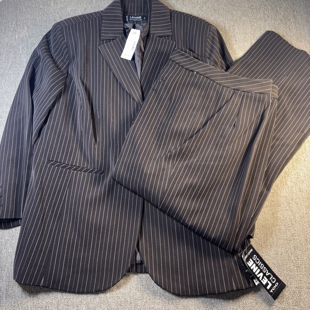 Larry Levine Women’s Pant Suit 2 Piece Pinstripe Brown NWT 22W 2 Button